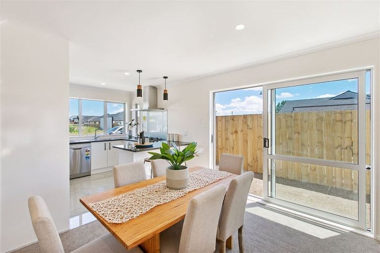 Photo of property in 27 Matata Drive, Takanini, 2112