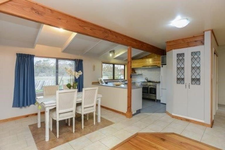 Photo of property in The Cottage, 2 Shanly Street, Waipawa, 4210