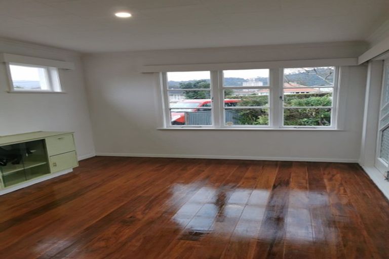 Photo of property in 323 Oxford Terrace, Avalon, Lower Hutt, 5011