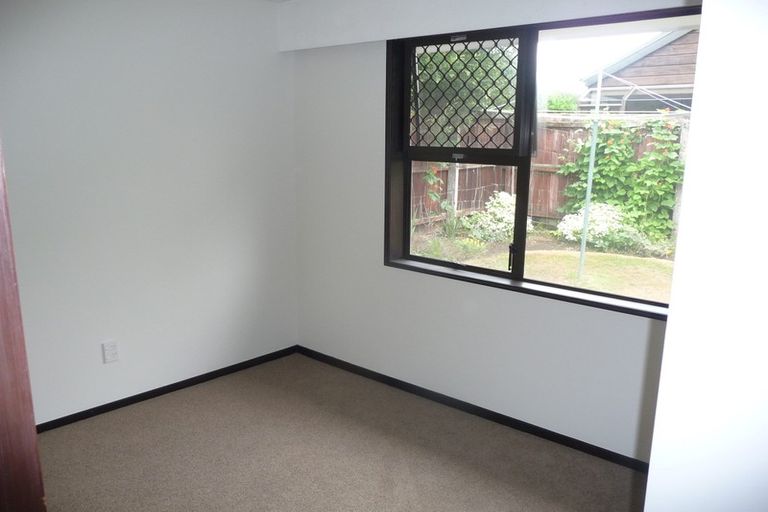 Photo of property in 35 Chipping Lane, Redwood, Christchurch, 8051