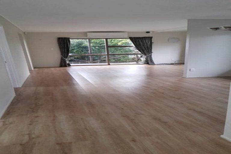 Photo of property in 3/11 Hall Road, Glenfield, Auckland, 0629