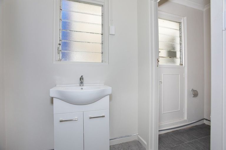 Photo of property in 14 High Street, Marton, 4710