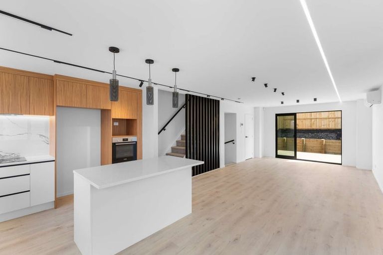 Photo of property in 20b Makomako Drive, Orewa, 0931