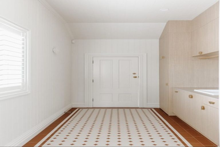 Photo of property in 10 Higginson Street, Otane, 4202