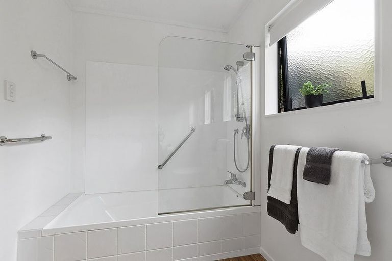 Photo of property in 108a Weka Street, Miramar, Wellington, 6022