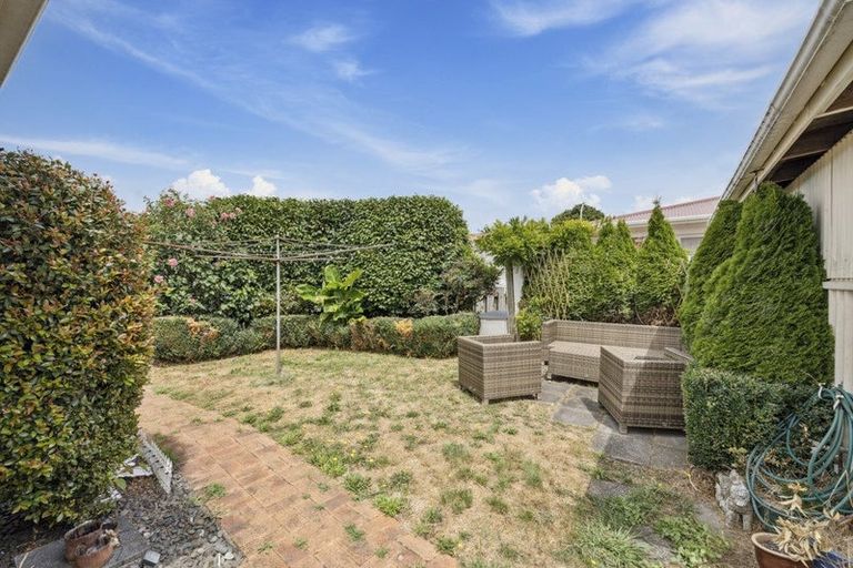 Photo of property in 32 Lawrie Avenue, Pukekohe, 2120