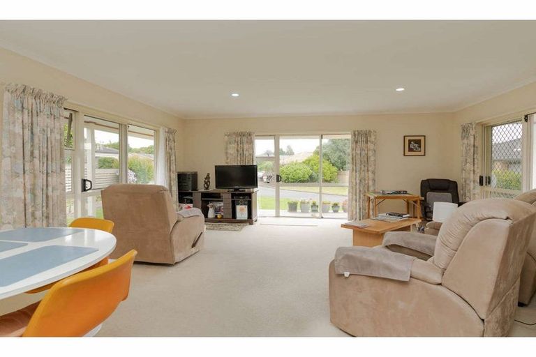 Photo of property in 3 Oakridge Drive, Kerikeri, 0230
