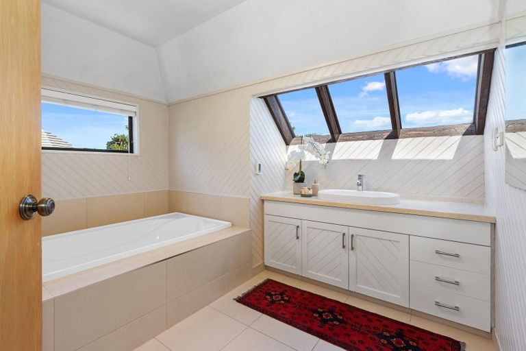 Photo of property in 323a Withells Road, Avonhead, Christchurch, 8042