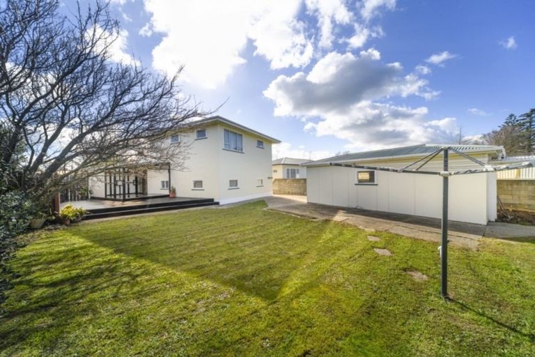 Photo of property in 20 Newhaven Place, Roslyn, Palmerston North, 4414