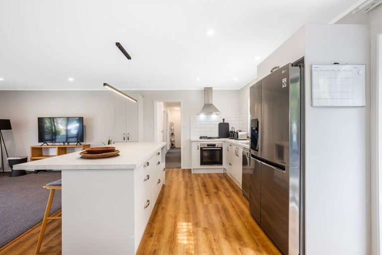 Photo of property in 19 Seagull Place, Whitby, Porirua, 5024