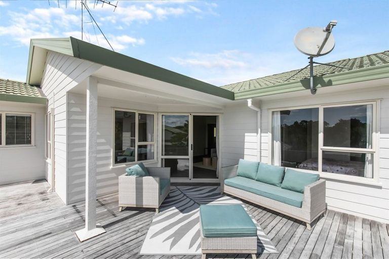 Photo of property in 10 Pelican Lane, Unsworth Heights, Auckland, 0632