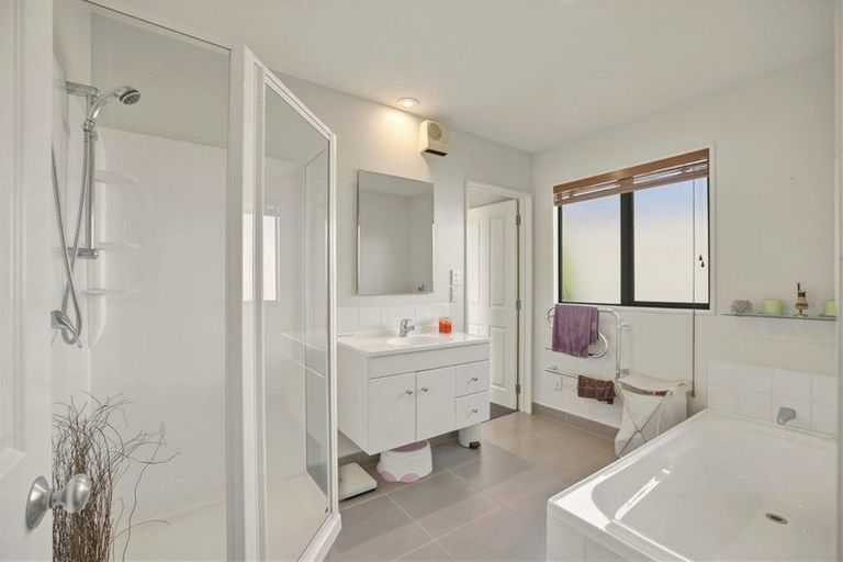 Photo of property in 31 Highcrest Heights, Westmorland, Christchurch, 8025
