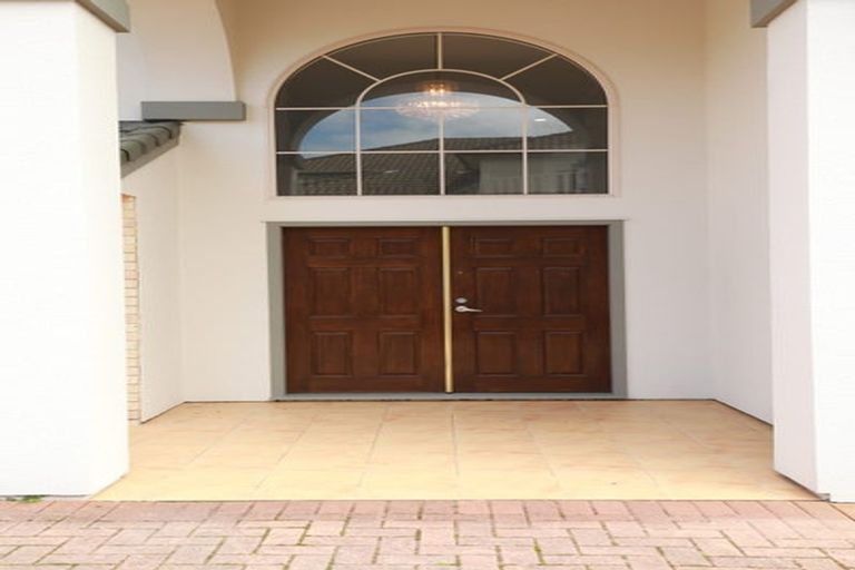 Photo of property in 29 Heyington Way, East Tamaki Heights, Auckland, 2016