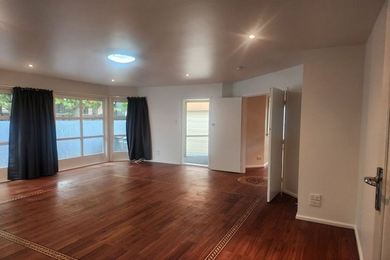 Photo of property in 32 Strowan Road, Strowan, Christchurch, 8052