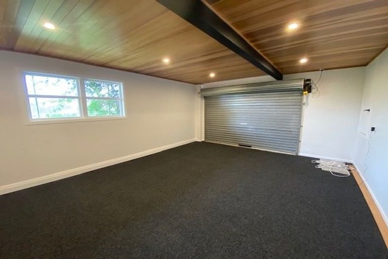 Photo of property in 25 Breton Grove, Kingston, Wellington, 6021
