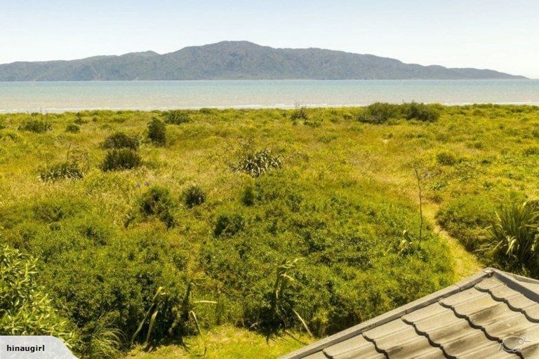 Photo of property in 37 Manly Street, Paraparaumu Beach, Paraparaumu, 5032