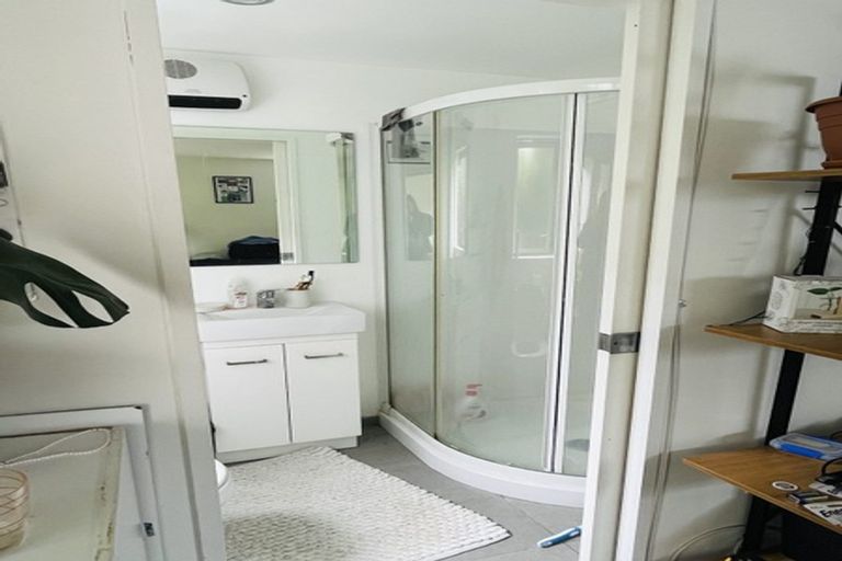 Photo of property in 63u2 Darlington Road, Miramar, Wellington, 6022