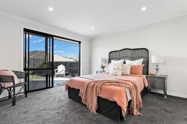 Photo of property in 318 Lakes Boulevard, Pyes Pa, Tauranga, 3112