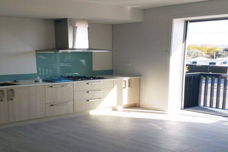 Photo of property in 7 Folkes Lane, New Lynn, Auckland, 0600