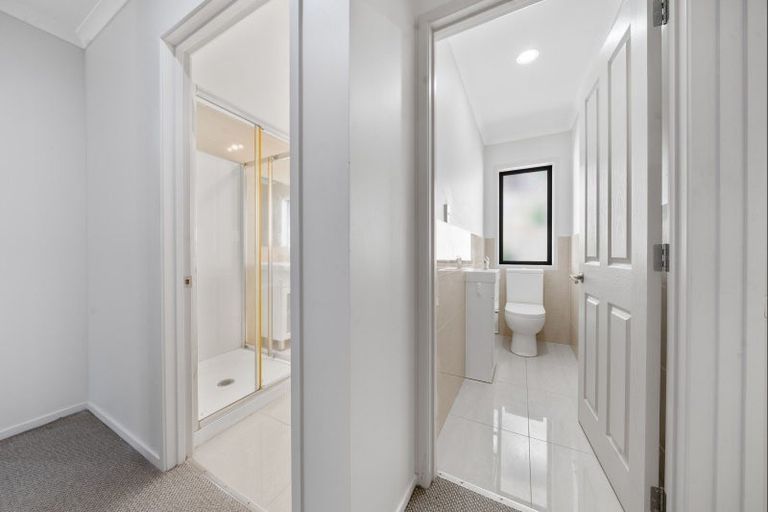 Photo of property in 4 Frederick Place, Whalers Gate, New Plymouth, 4310
