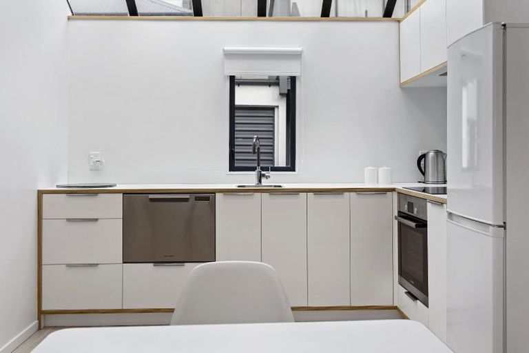 Photo of property in 2/388 Montreal Street, Christchurch Central, Christchurch, 8013