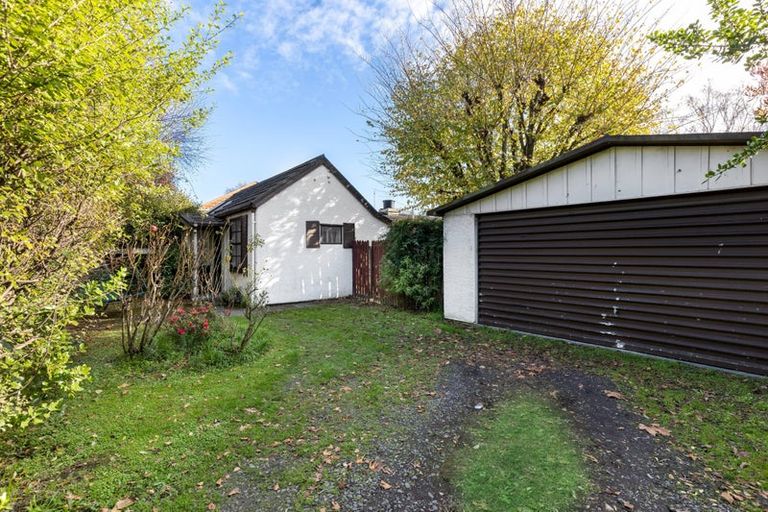 Photo of property in 37 Somerset Crescent, Spreydon, Christchurch, 8024