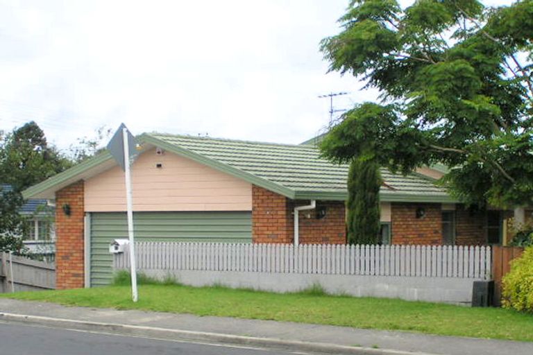 Photo of property in 81 Garton Drive, Massey, Auckland, 0614