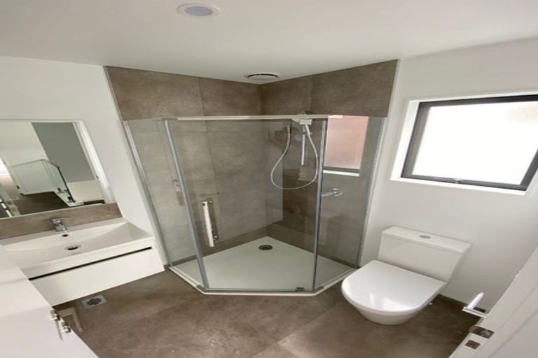 Photo of property in 2/242 Edgeware Road, Edgeware, Christchurch, 8013