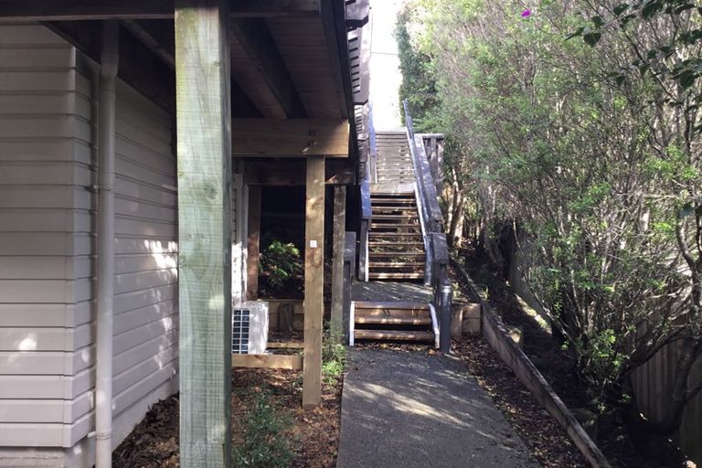 Photo of property in 8d Schnapper Rock Road, Schnapper Rock, Auckland, 0632