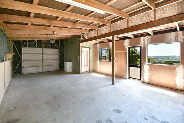 Photo of property in 379 Kiwitahi Road, Helensville, 0875