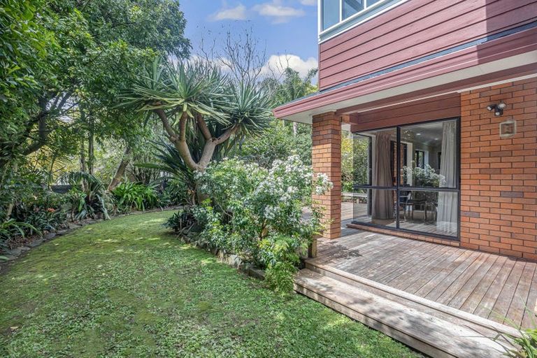 Photo of property in 379 Hobsonville Road, Hobsonville, Auckland, 0618
