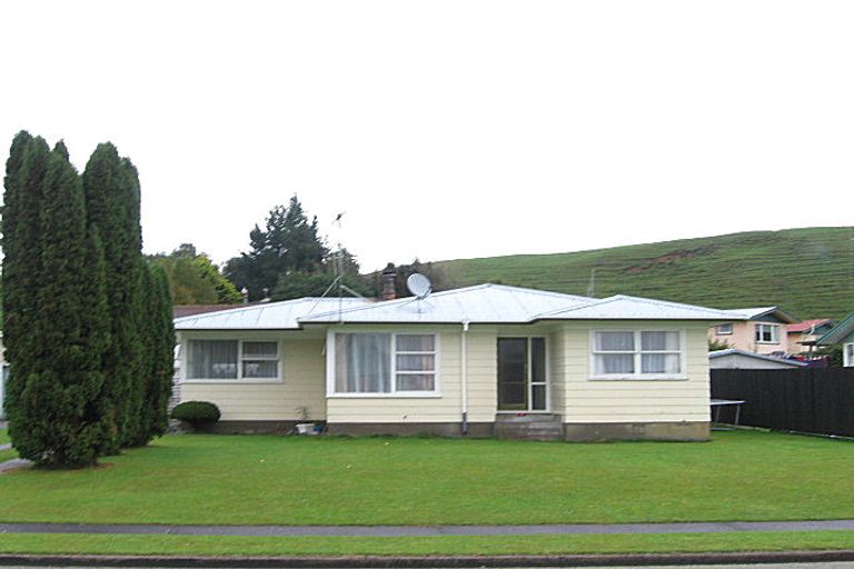 Photo of property in 9 Lingfield Street, Tokoroa, 3420