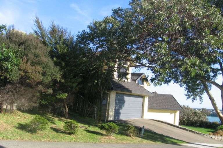 Photo of property in 22 The Crowsnest, Whitby, Porirua, 5024