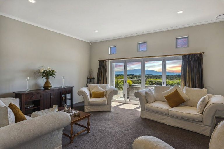 Photo of property in 27a Kotare Street, Waikanae, 5036