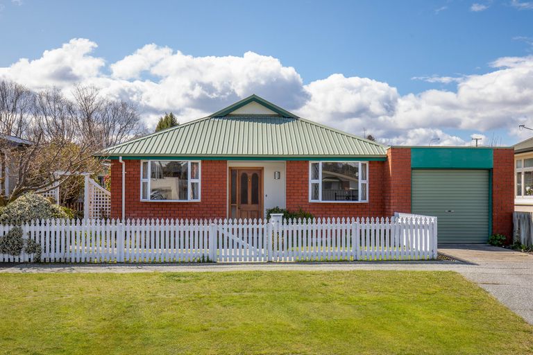Photo of property in 1 Finlay Street, Alexandra, 9320