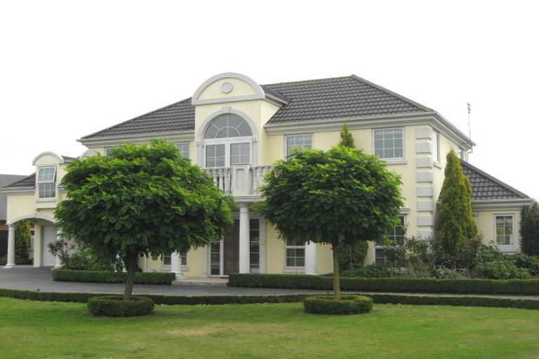 Photo of property in 18 Lewisham Park, St Albans, Christchurch, 8052