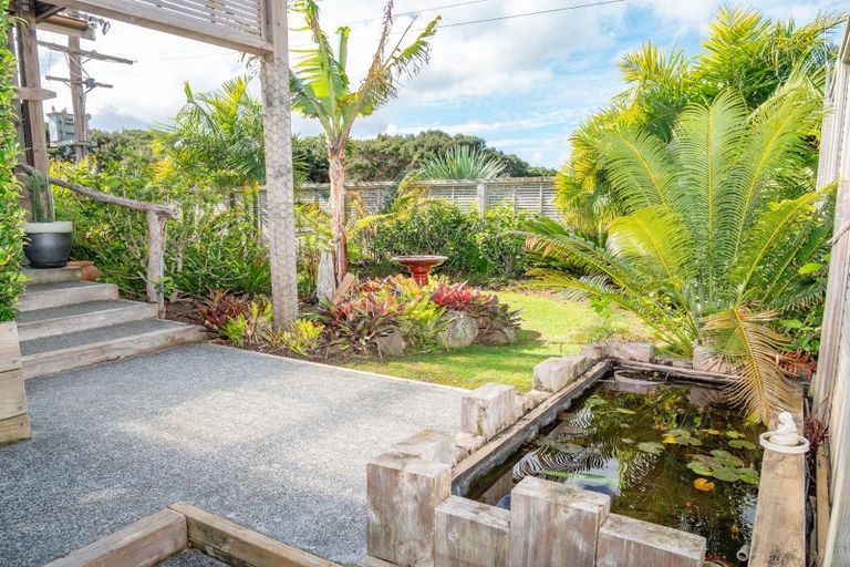Photo of property in 16 Rangikapiti Road, Coopers Beach, 0420