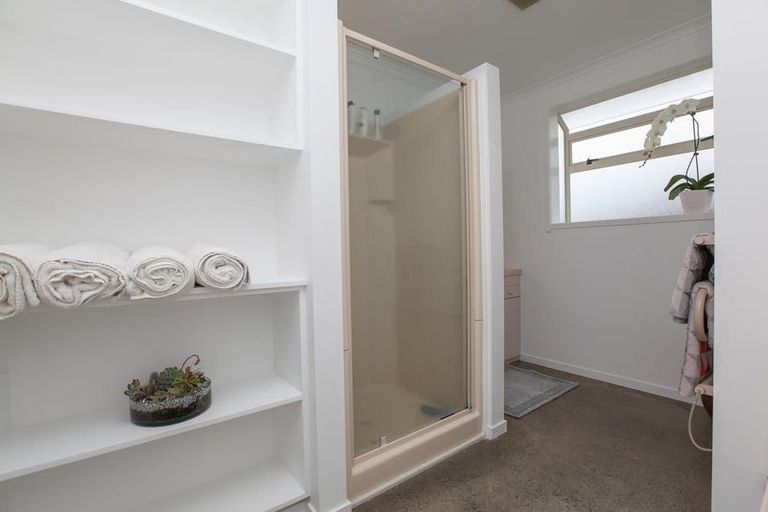 Photo of property in 43 Hastings Place, Hamilton Lake, Hamilton, 3204