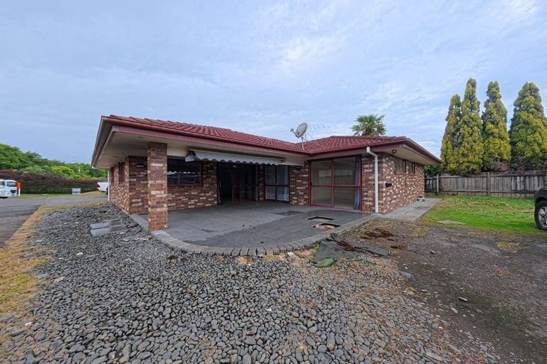 Photo of property in 593 Great South Road, Rosehill, Papakura, 2113