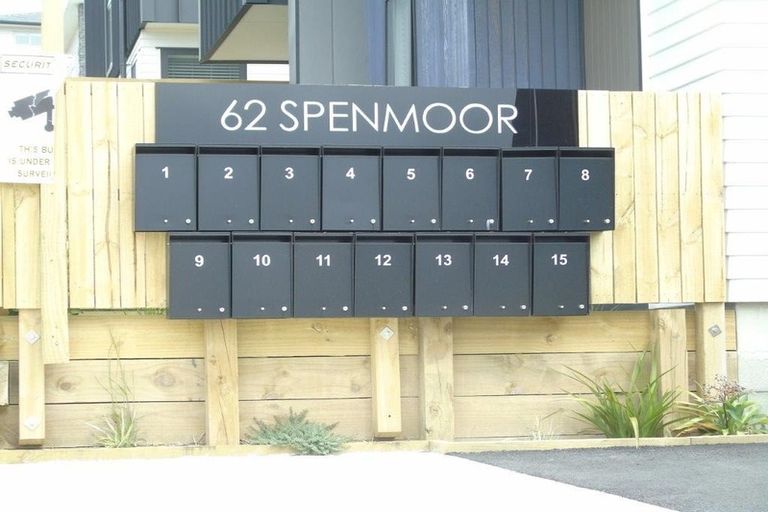 Photo of property in 62u3 Spenmoor Street, Newlands, Wellington, 6037