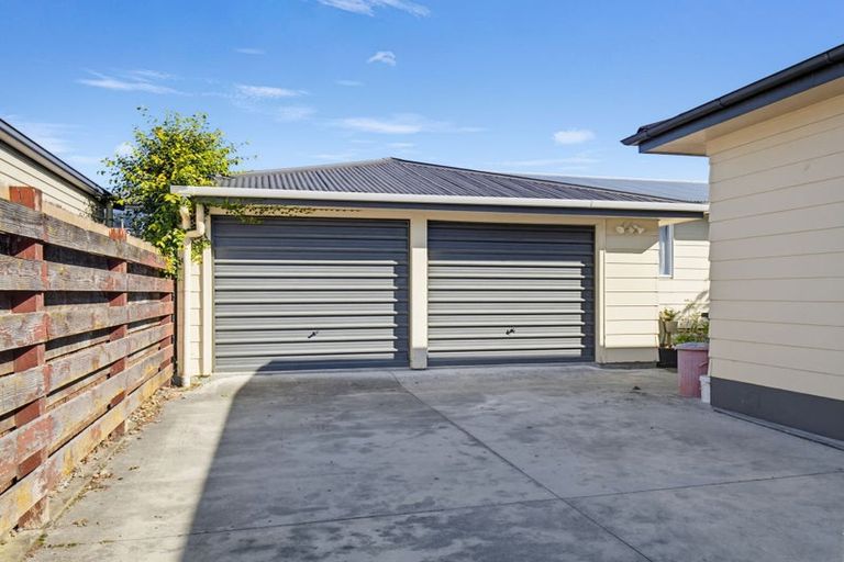 Photo of property in 14 Escort Grove, Awapuni, Palmerston North, 4412