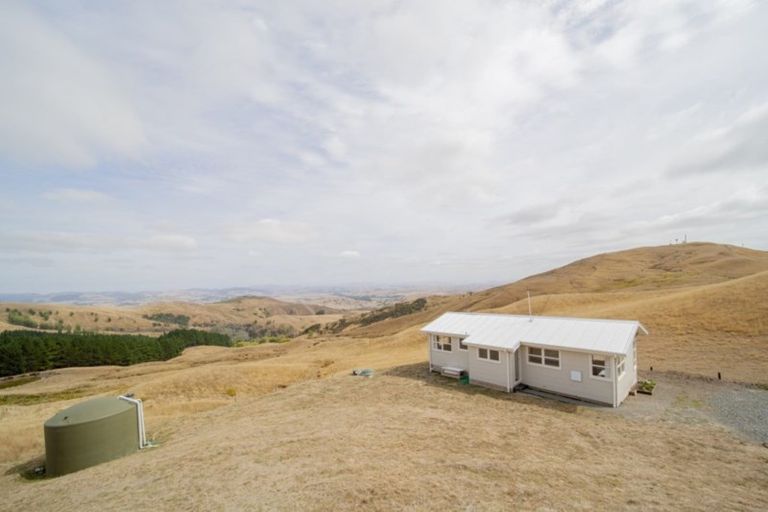 Photo of property in 640 Old Hill Road, Porangahau, 4291