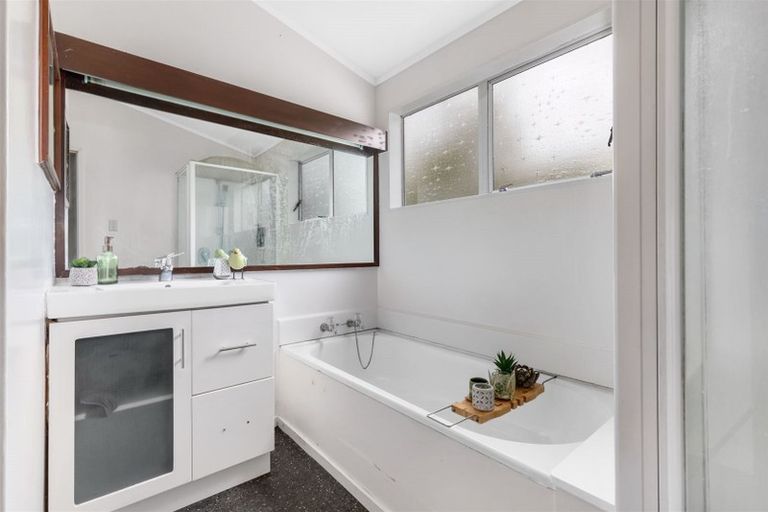 Photo of property in 19 Solander Place, Whitby, Porirua, 5024