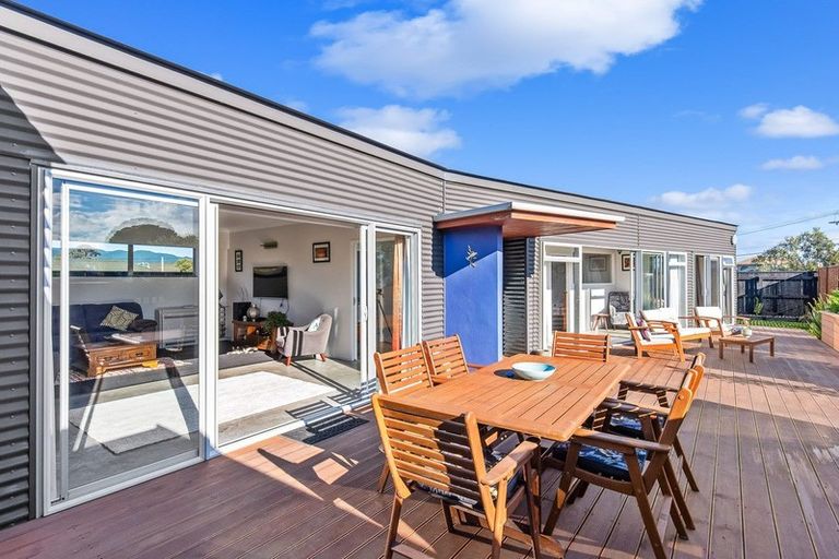 Photo of property in 9 Mahana Road, Paraparaumu Beach, Paraparaumu, 5032