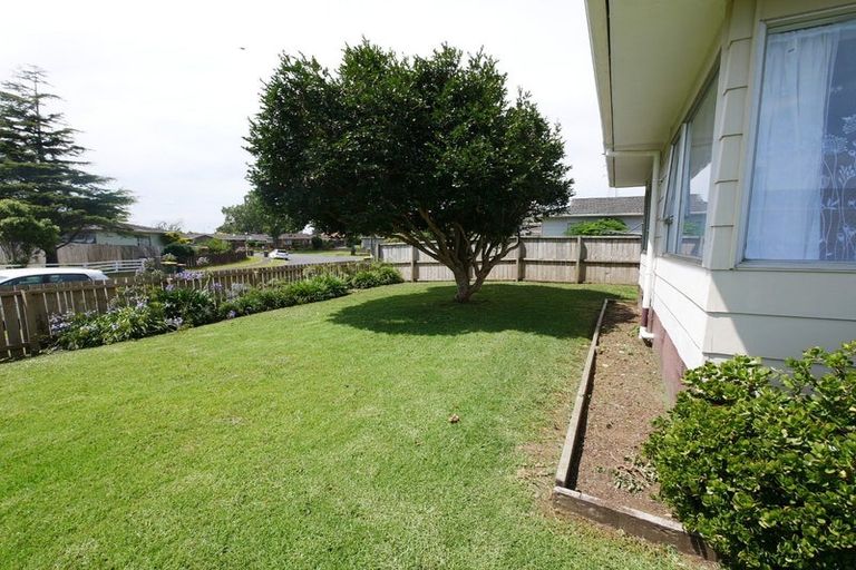 Photo of property in 1/32 Challen Close, Conifer Grove, Takanini, 2112