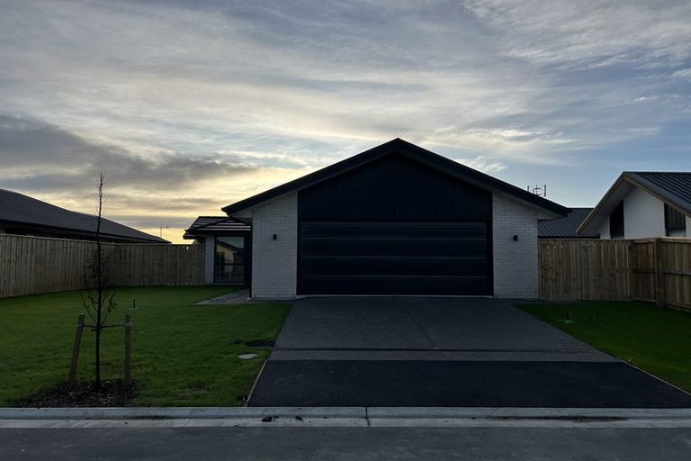 Photo of property in 4 Crosado Place, Rolleston, 7614