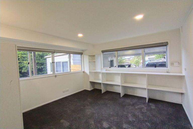 Photo of property in 29 Santiago Crescent, Unsworth Heights, Auckland, 0632