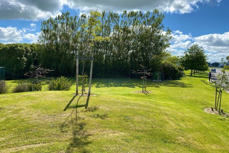 Photo of property in 63 Hartwell Drive, Kelvin Grove, Palmerston North, 4470