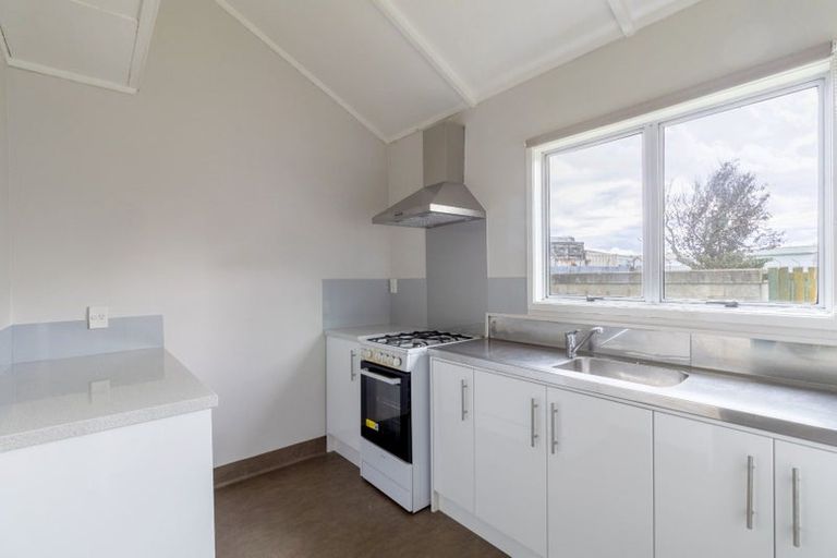 Photo of property in 16 Attlee Place, Gisborne, 4010