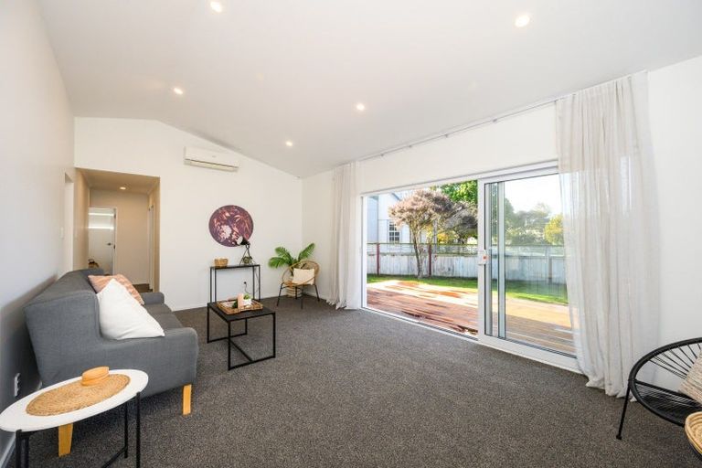 Photo of property in 9 Pinedale Parade, Milson, Palmerston North, 4414